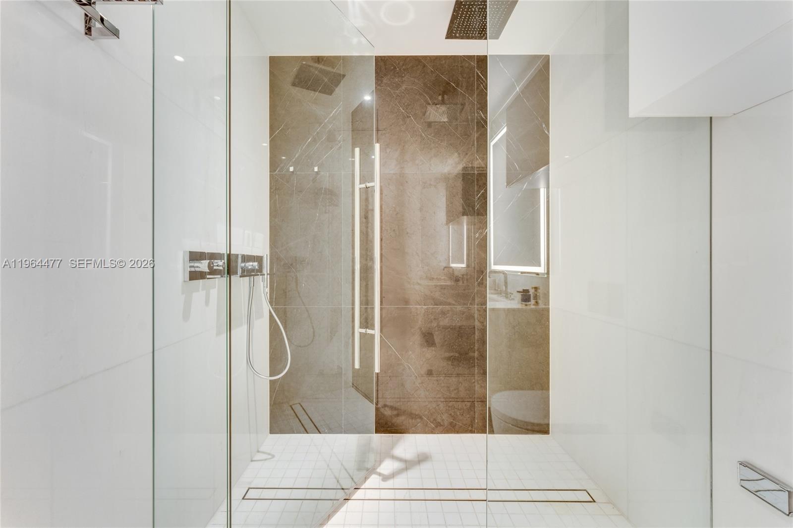 300 Biscayne Boulevard Way # 5008W