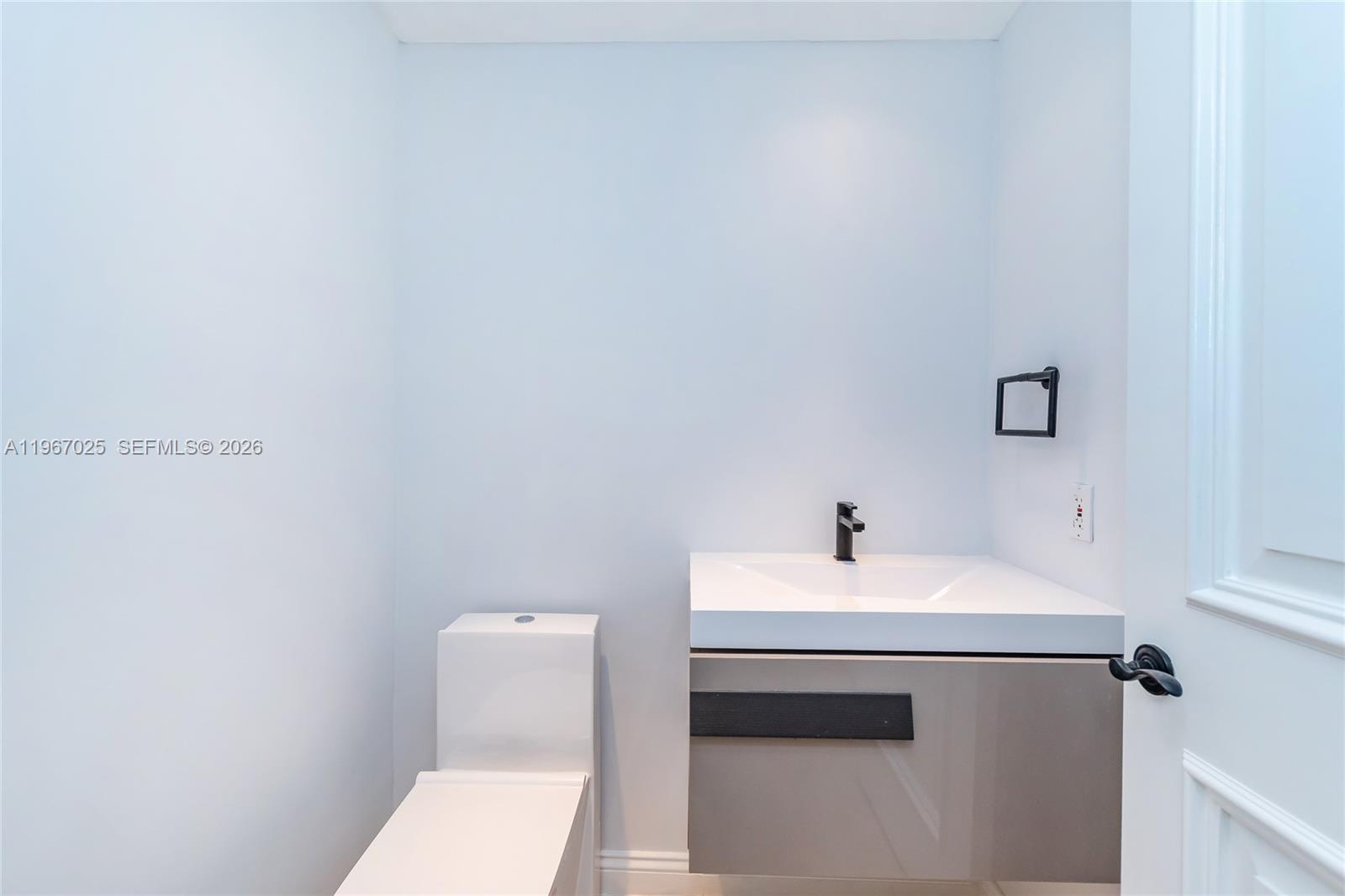 791 Crandon Blvd # 507