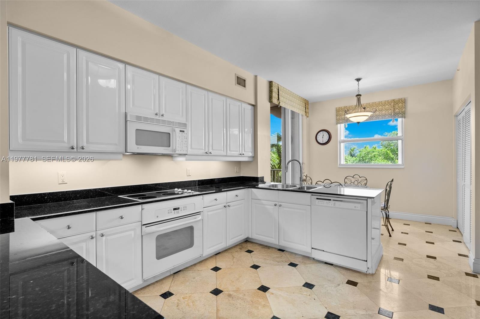 733 Crandon Blvd # 405