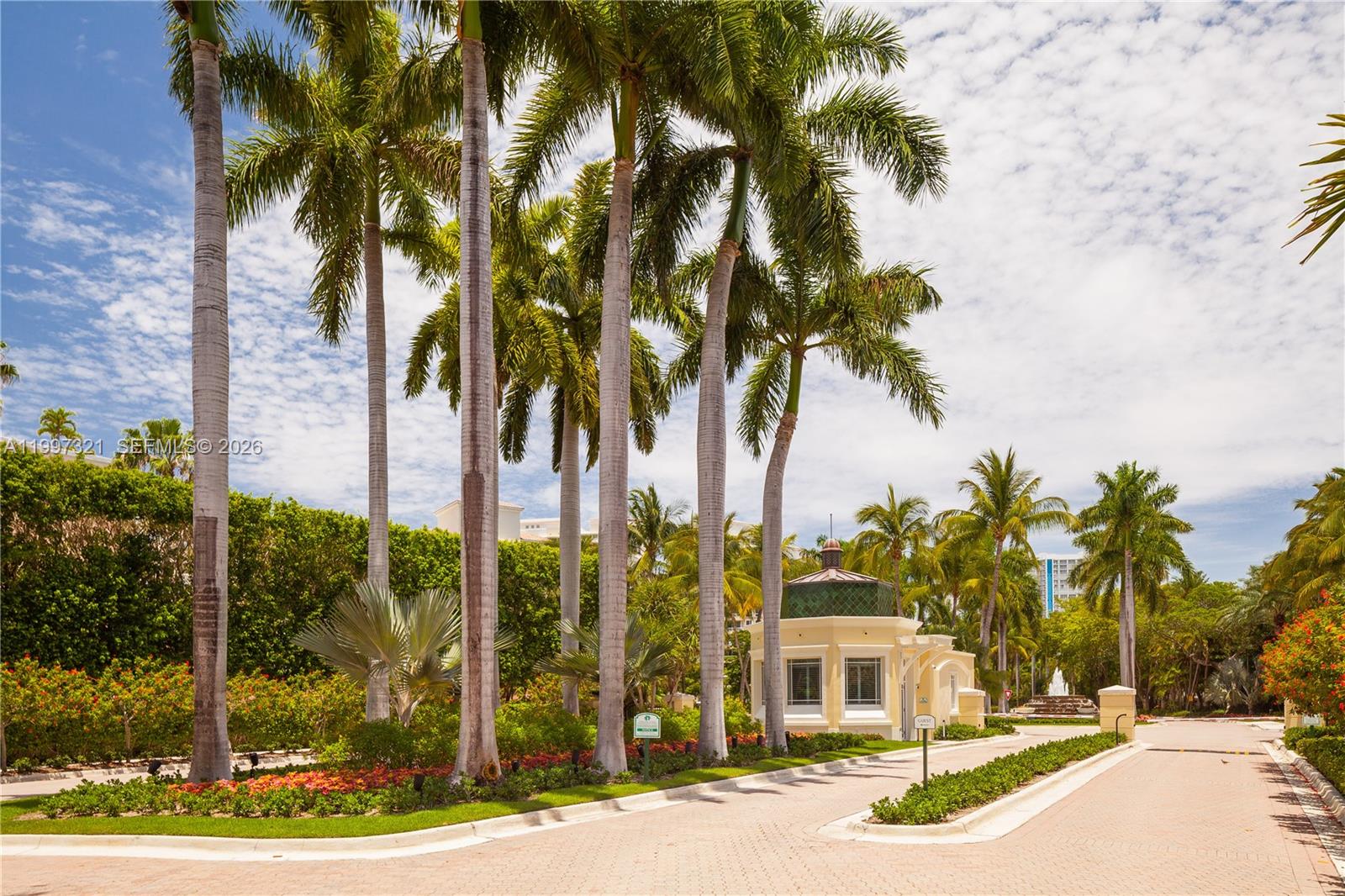 791 Crandon Blvd # 405