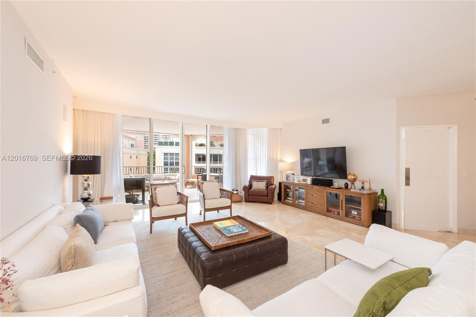 737 Crandon Blvd # 402