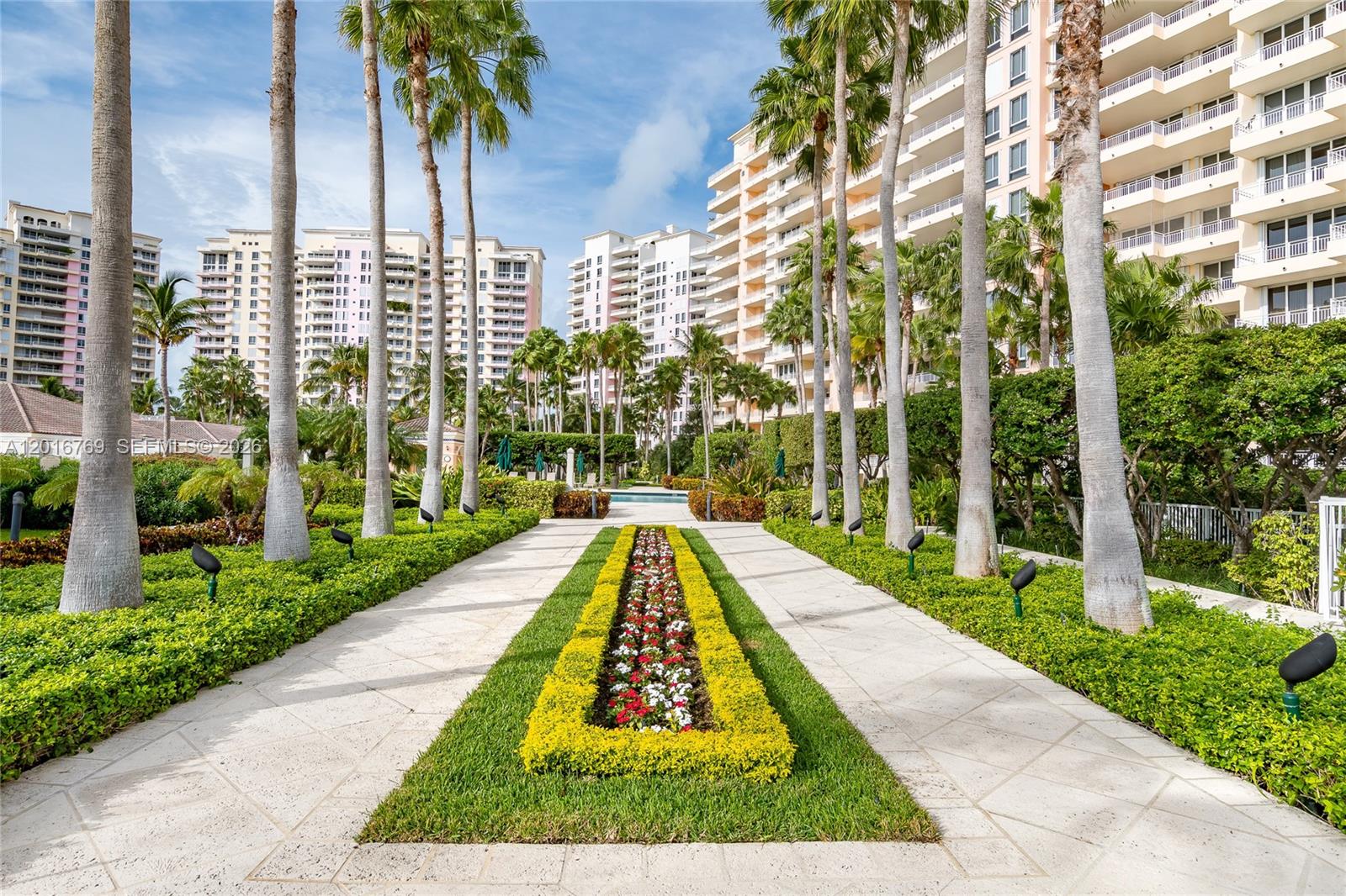 737 Crandon Blvd # 402