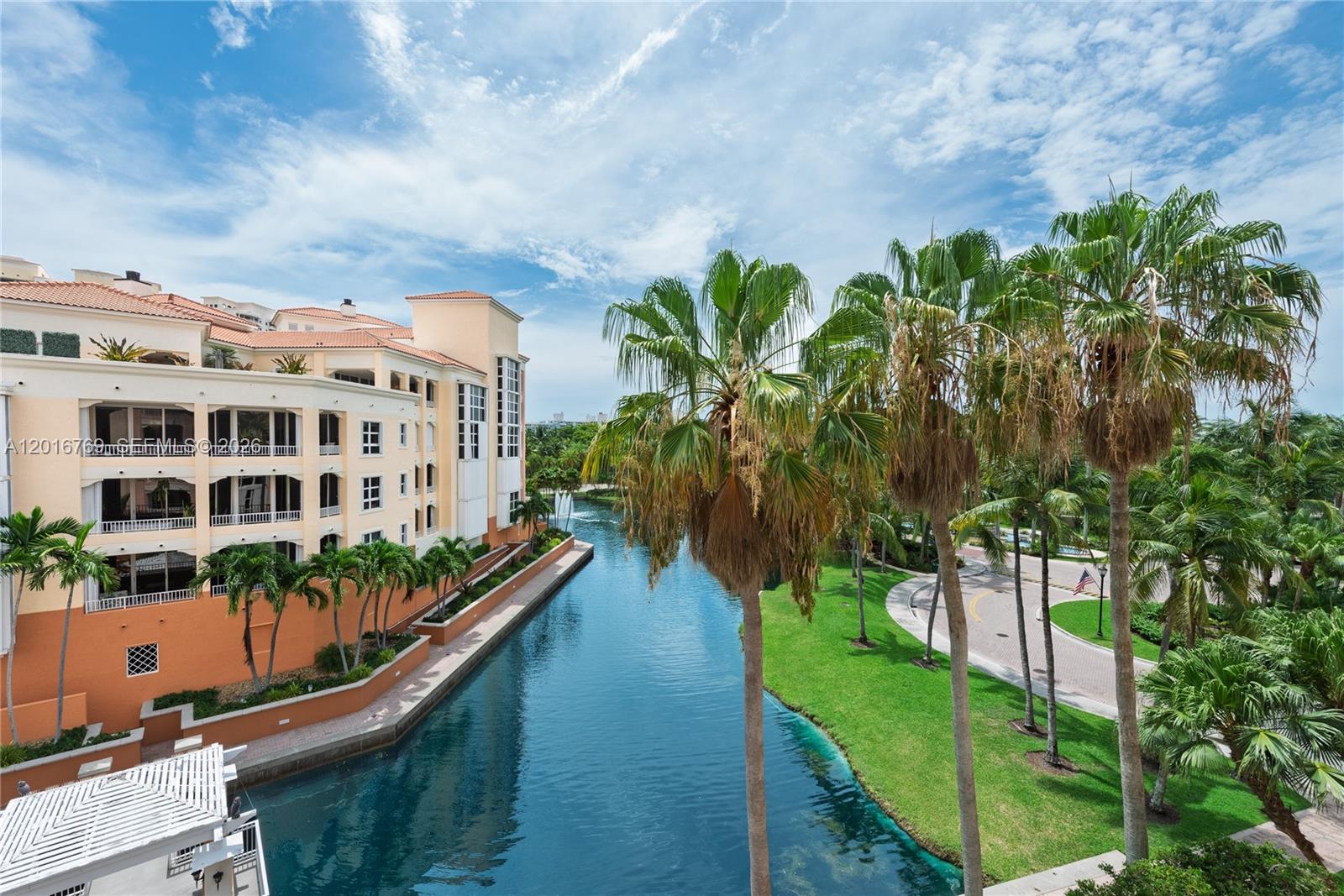 737 Crandon Blvd # 402