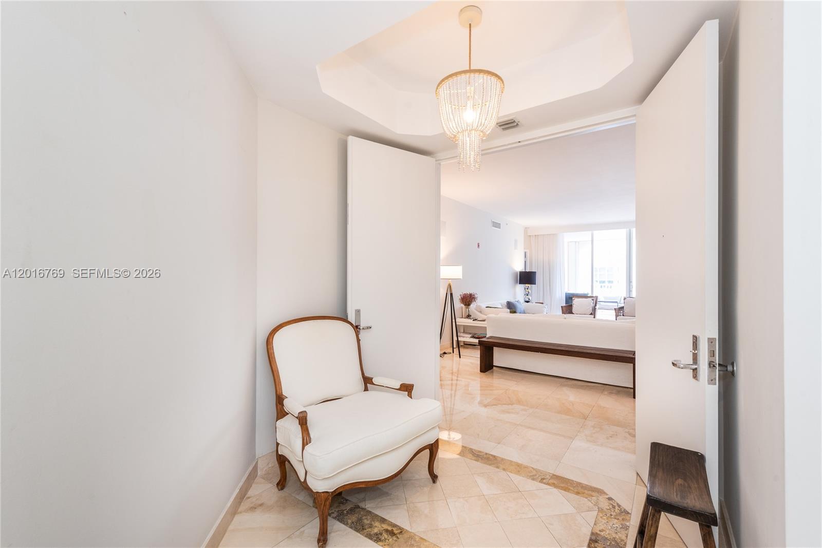 737 Crandon Blvd # 402