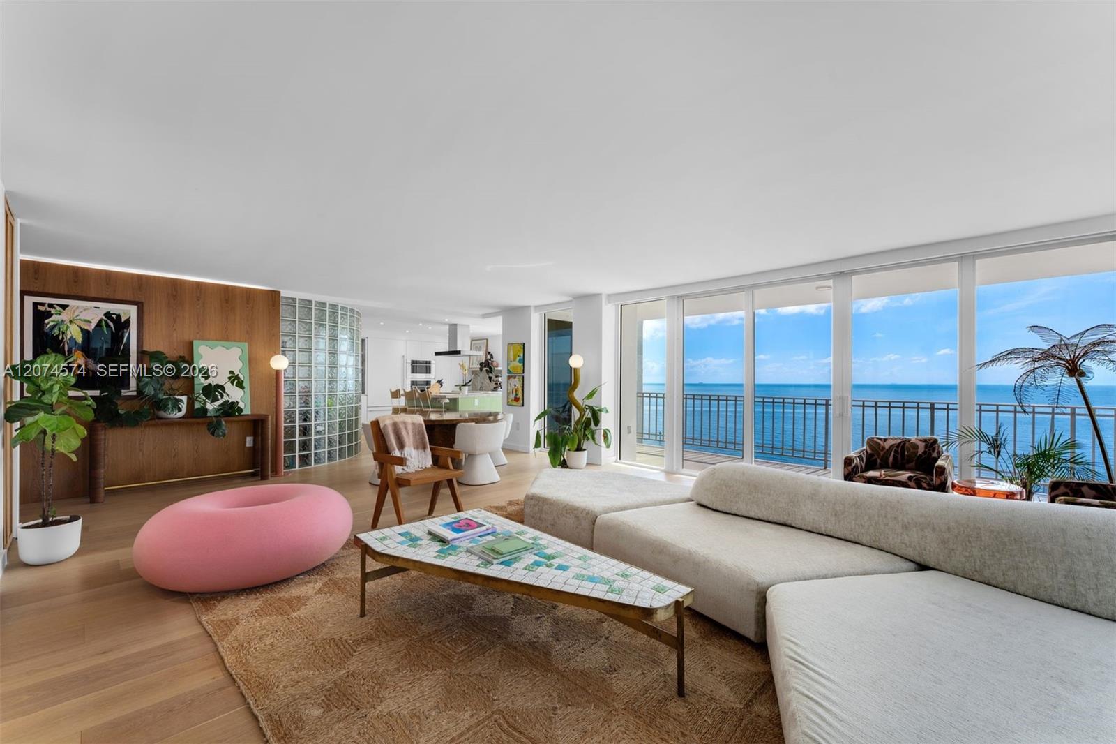 881 Ocean Dr # 10A