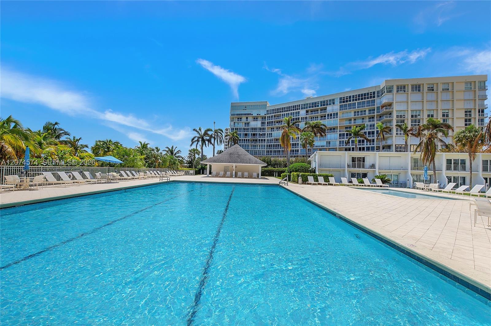 881 Ocean Dr # 10A