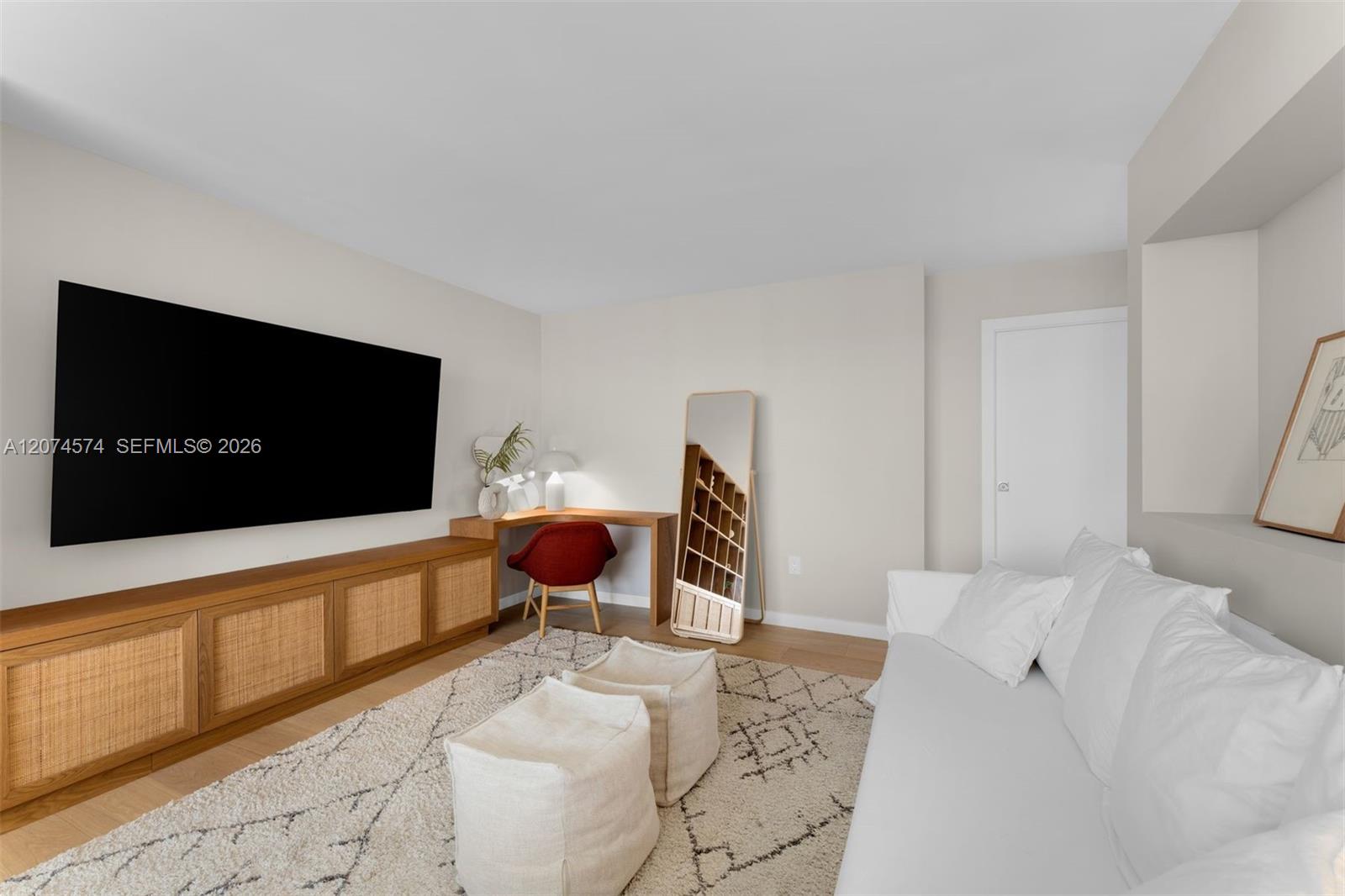881 Ocean Dr # 10A