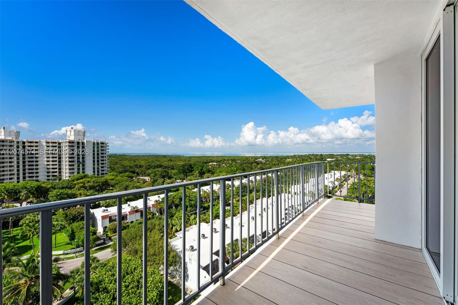 881 Ocean Dr # 10A