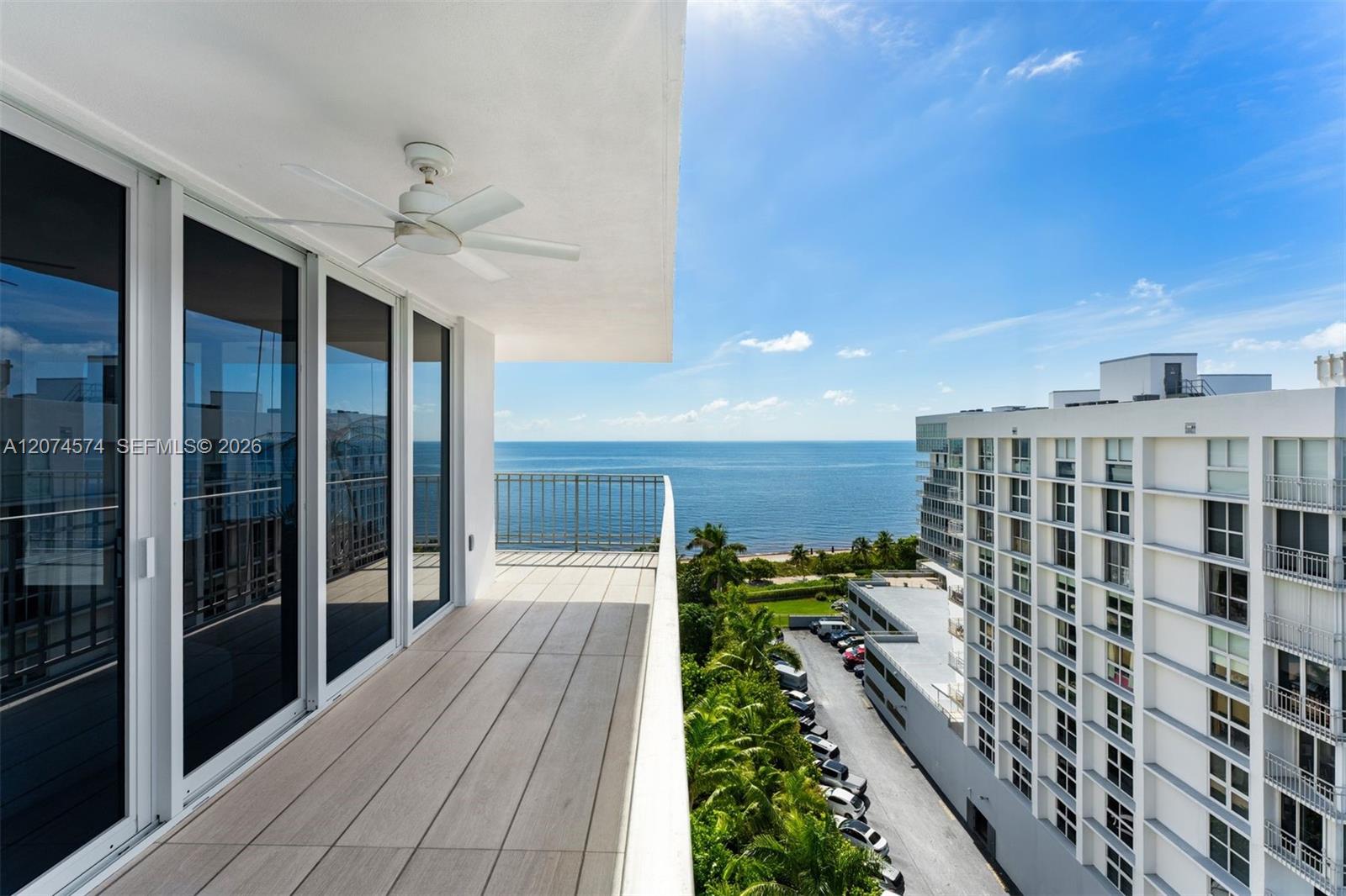 881 Ocean Dr # 10A