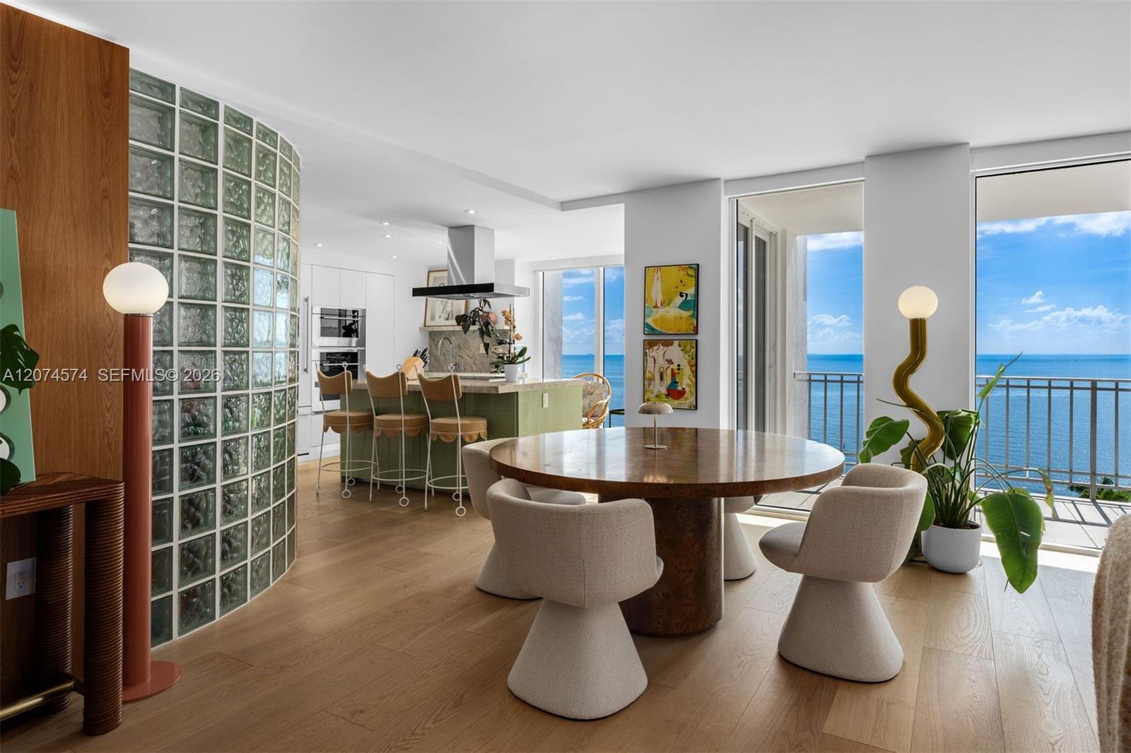 881 Ocean Dr # 10A