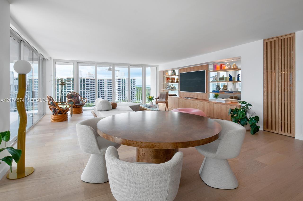 881 Ocean Dr # 10A