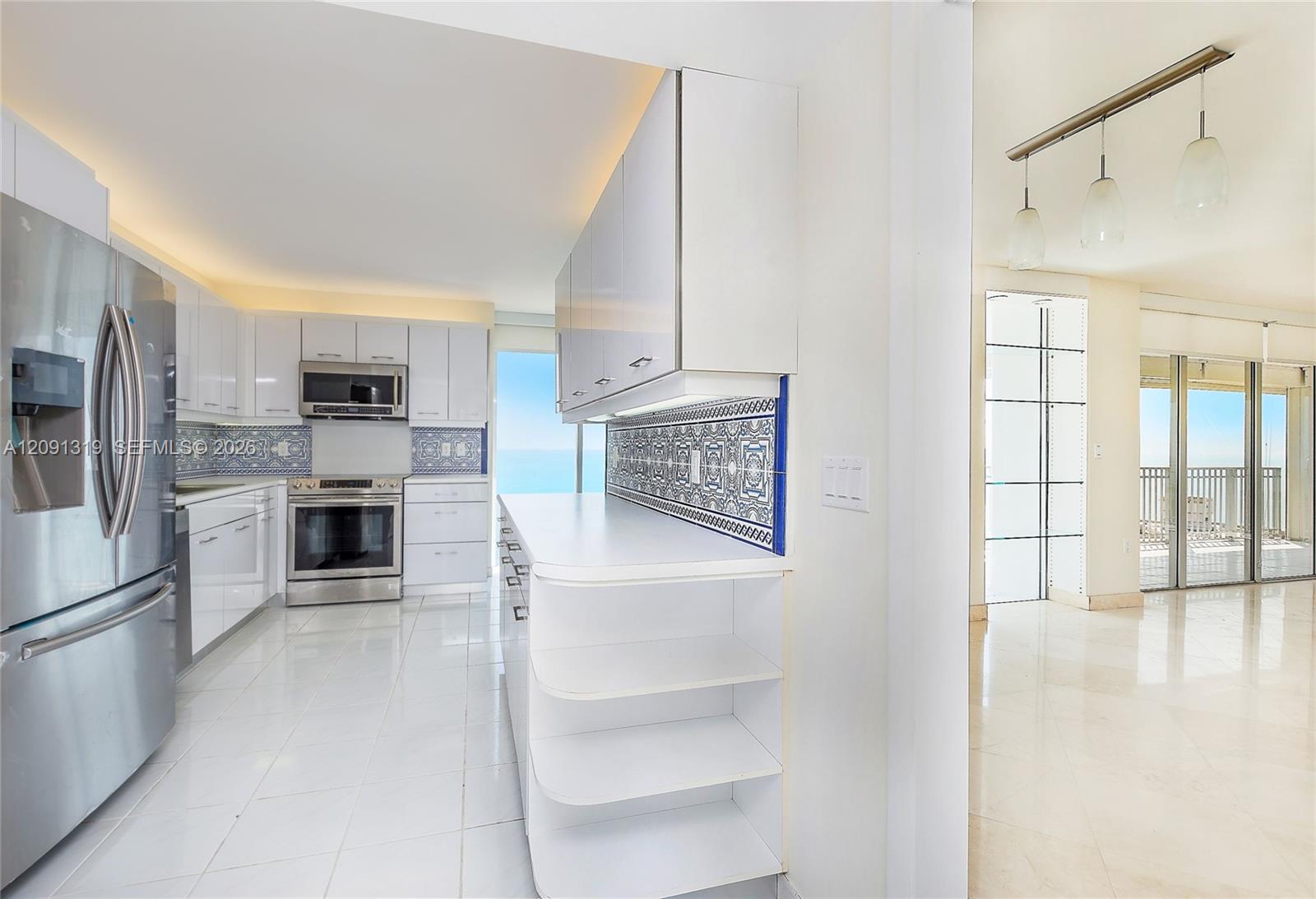 881 Ocean Dr # 22A