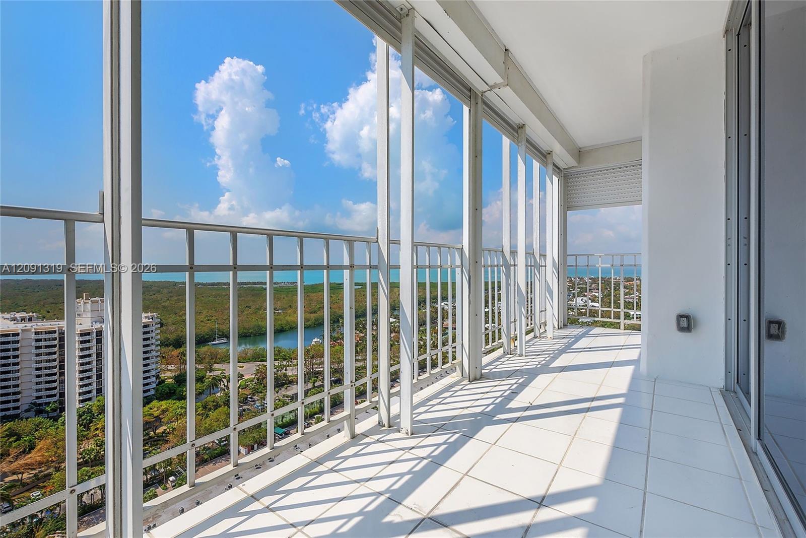 881 Ocean Dr # 22A