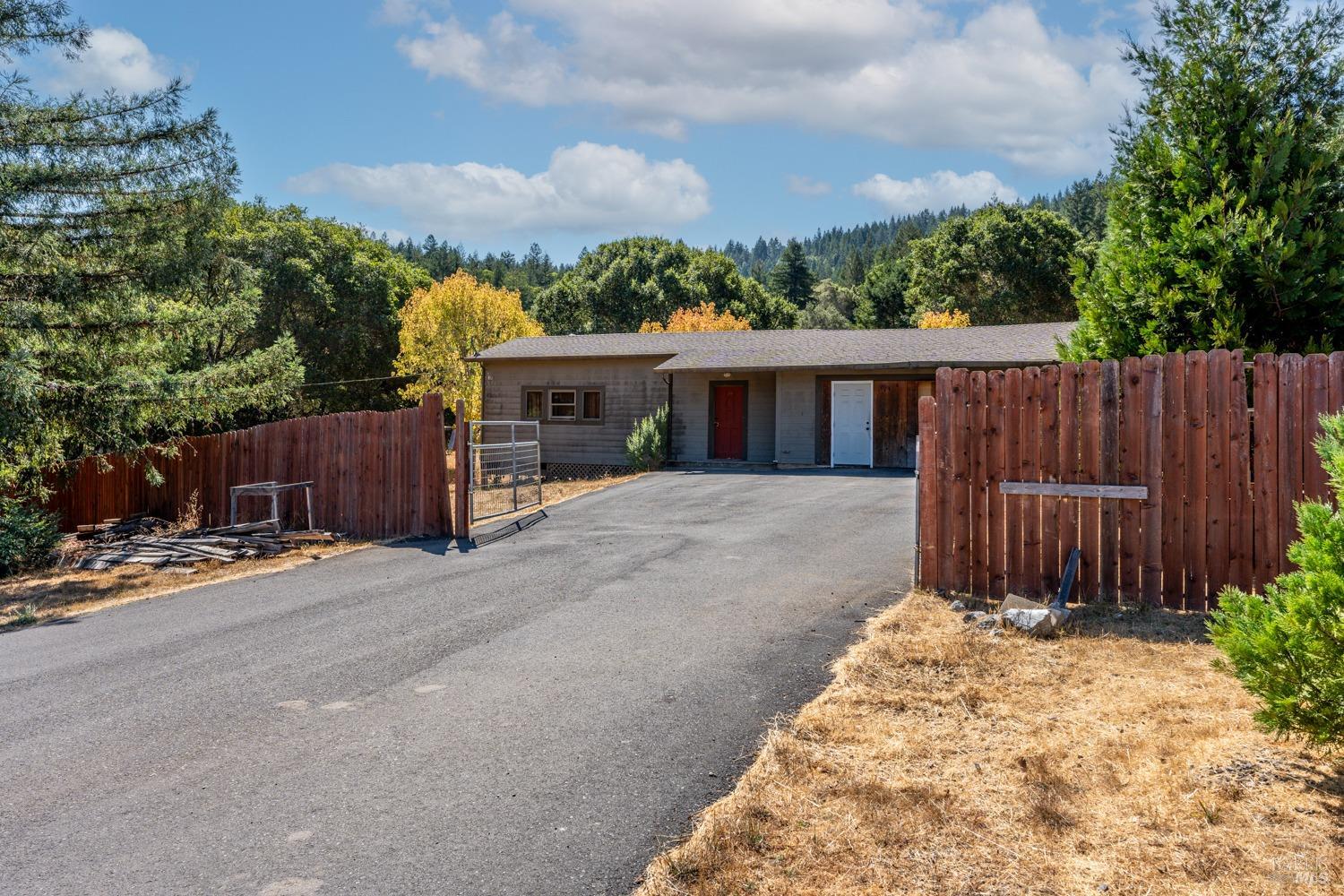 10580 Anderson Valley Way