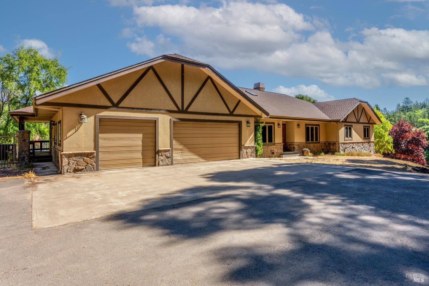 10580 Anderson Valley Way