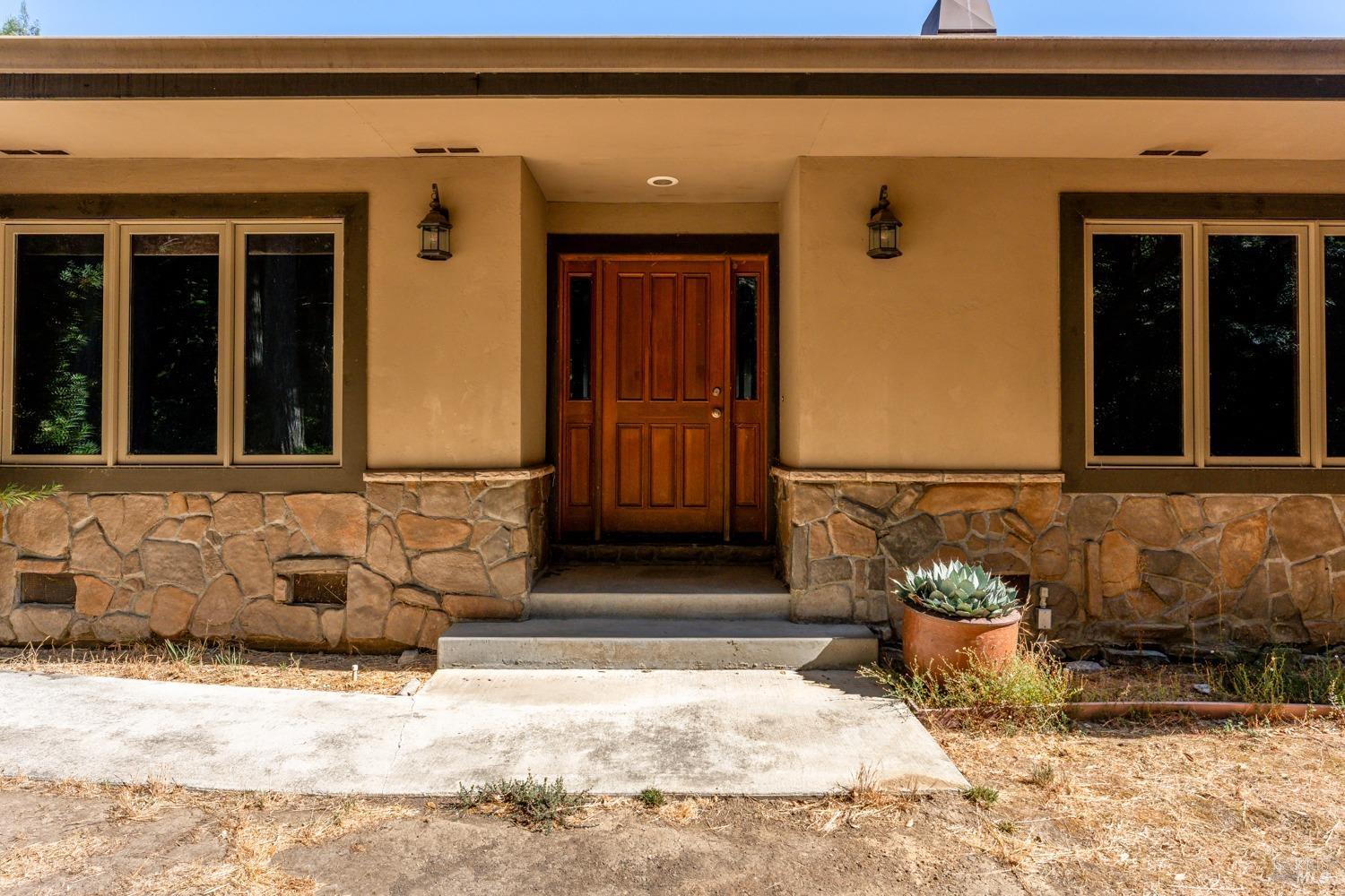 10580 Anderson Valley Way