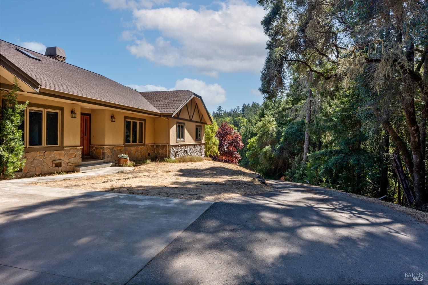 10580 Anderson Valley Way