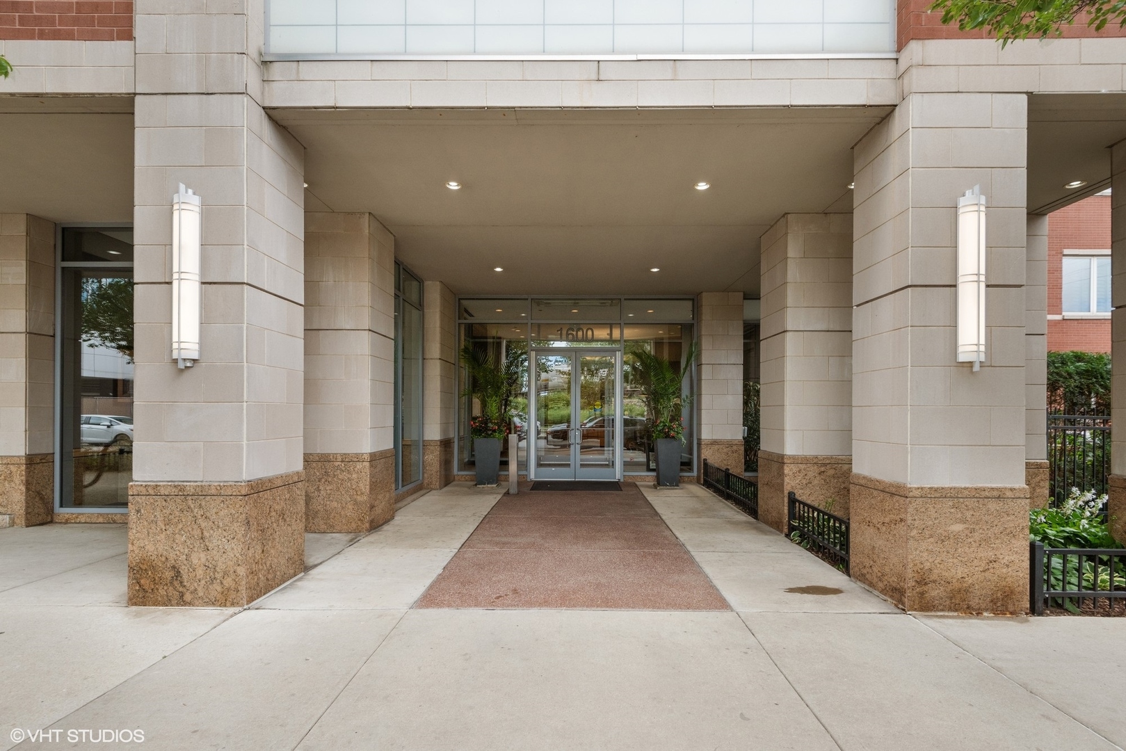 1600 S Prairie Avenue Unit: 2104