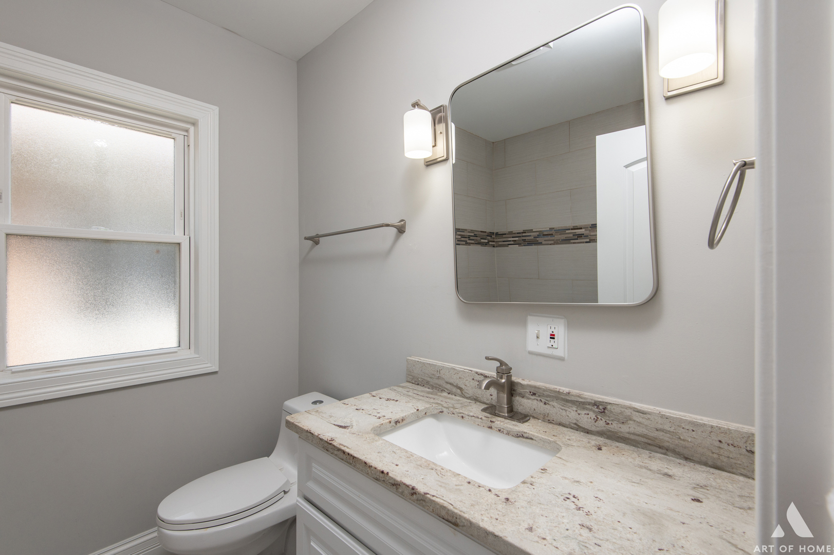 8338 S Blackstone Avenue