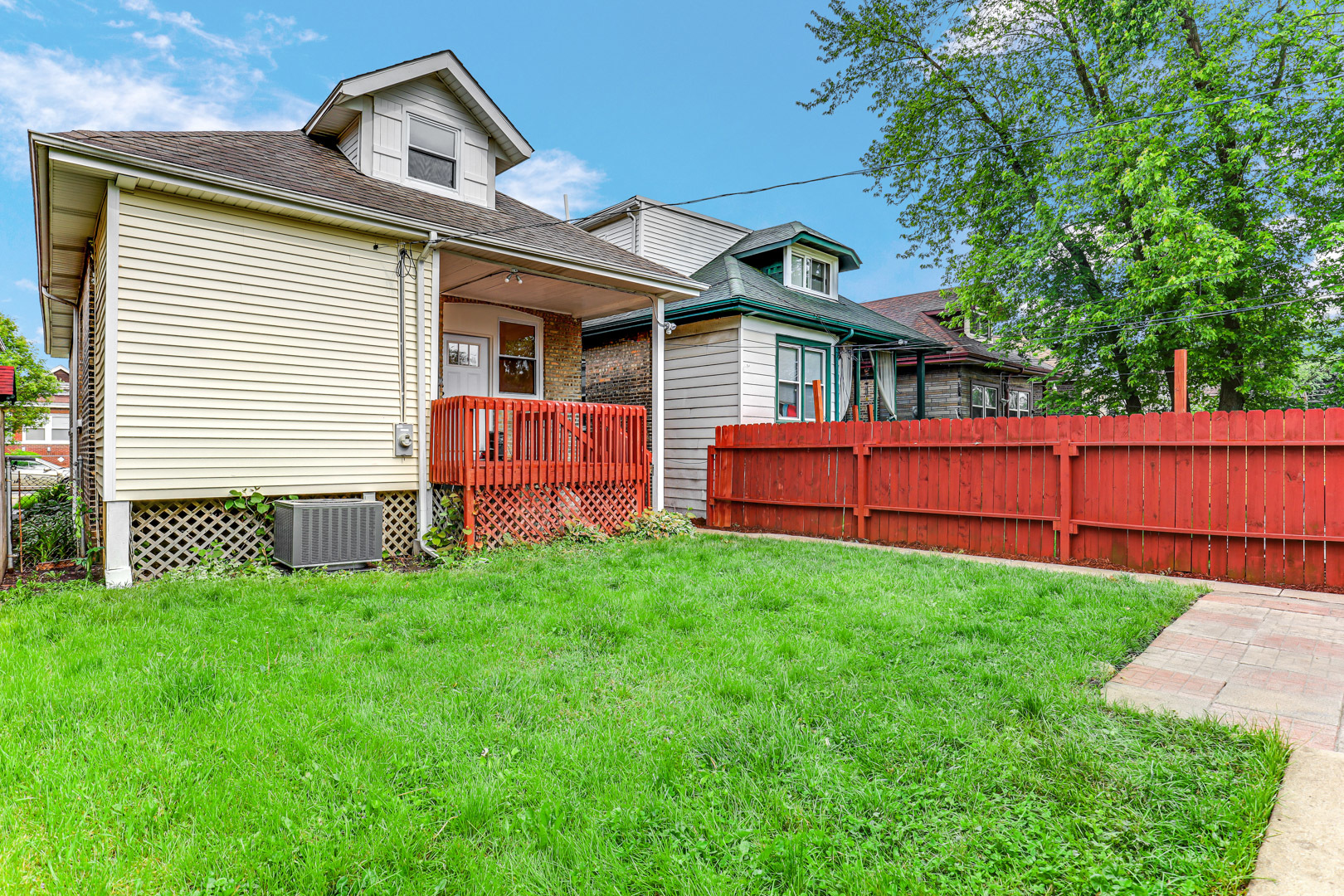 8934 S Marshfield Avenue