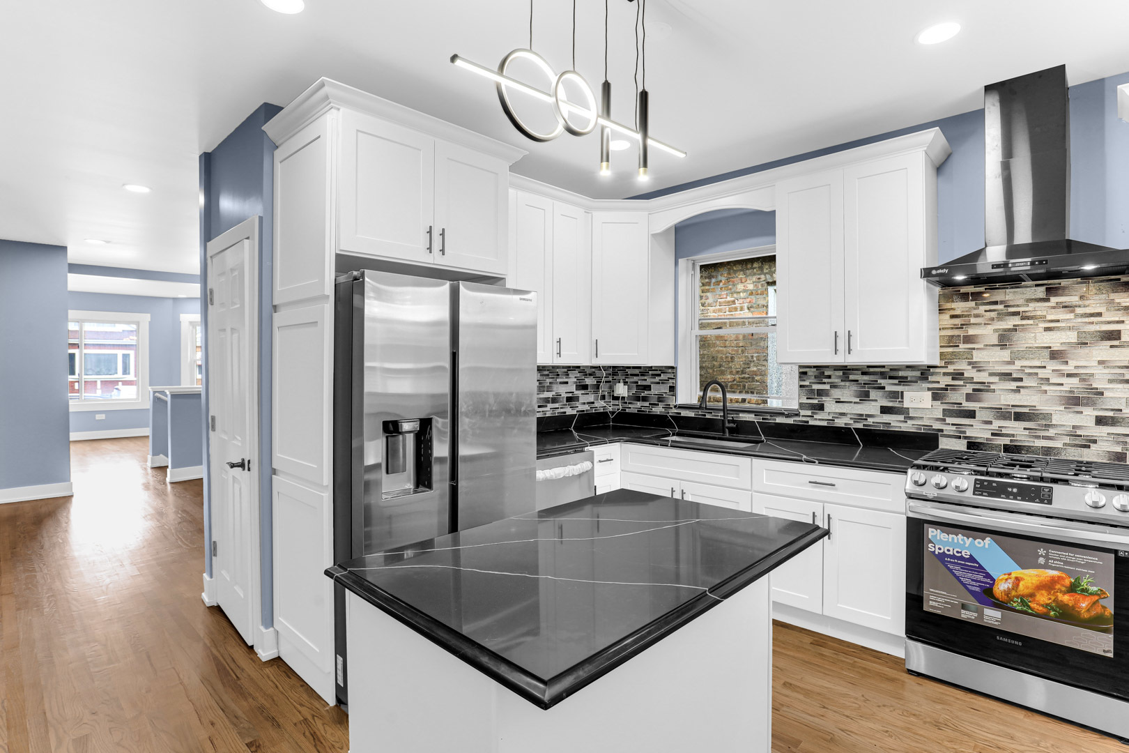 8934 S Marshfield Avenue