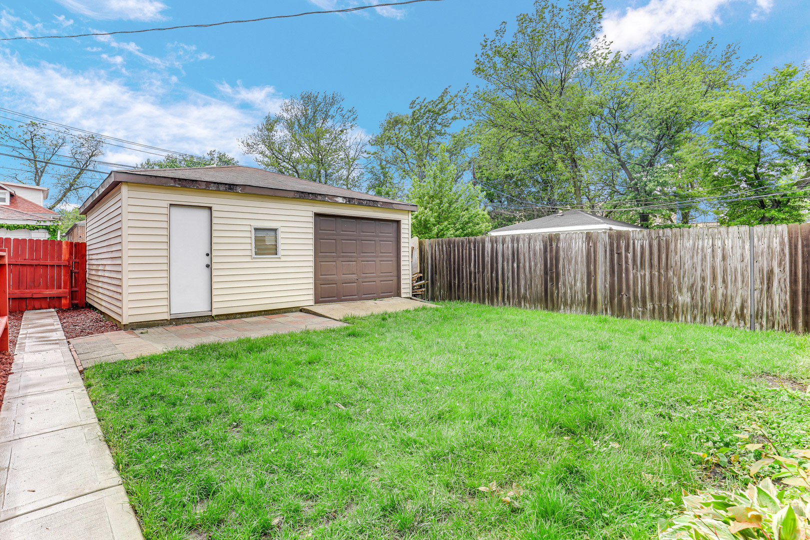 8934 S Marshfield Avenue