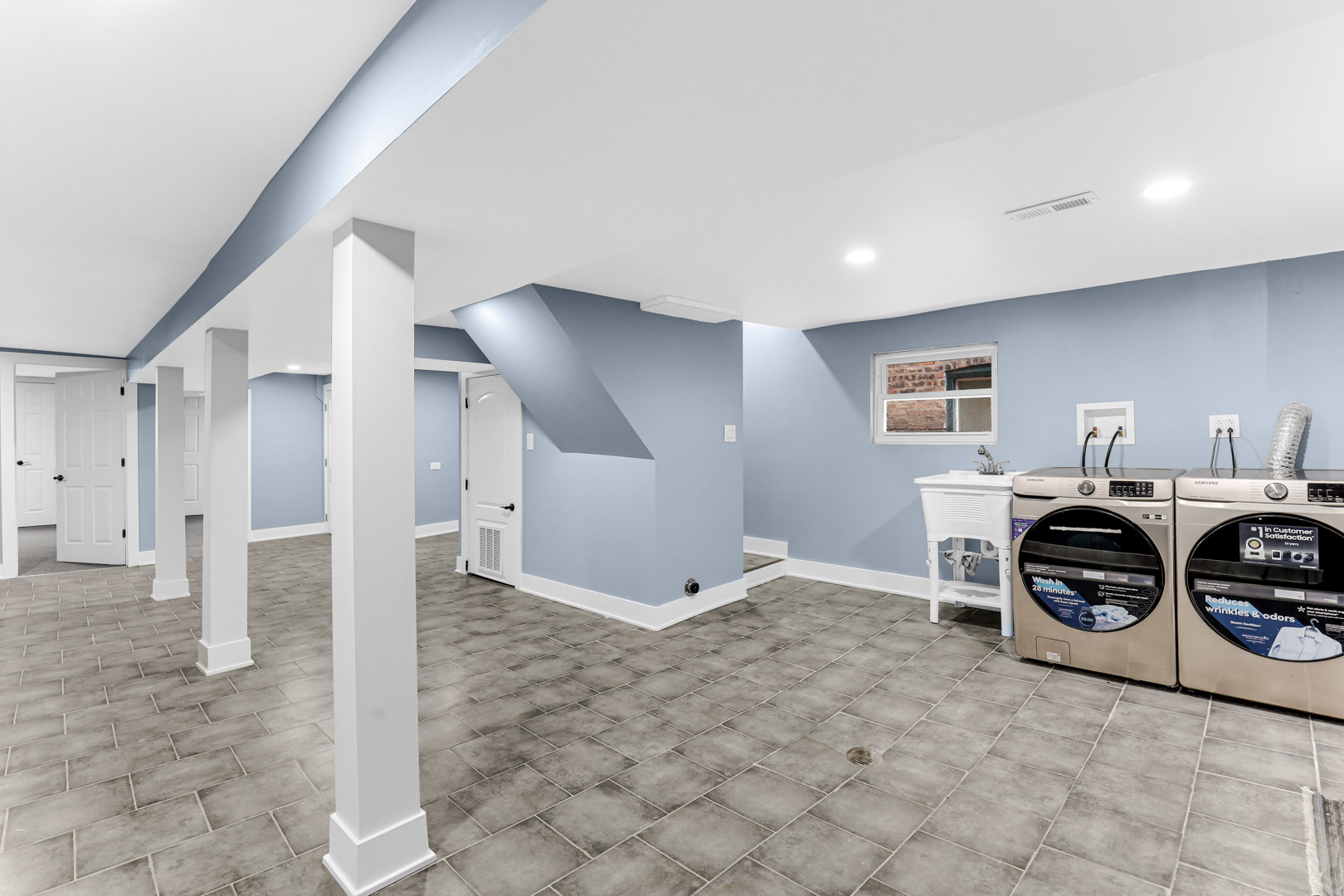 8934 S Marshfield Avenue