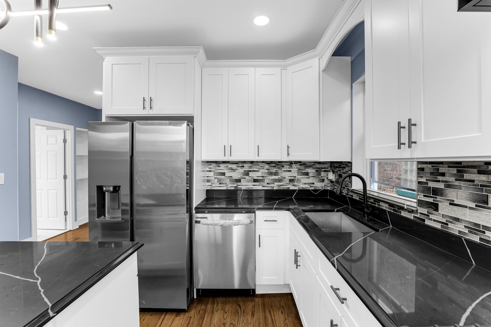 8934 S Marshfield Avenue