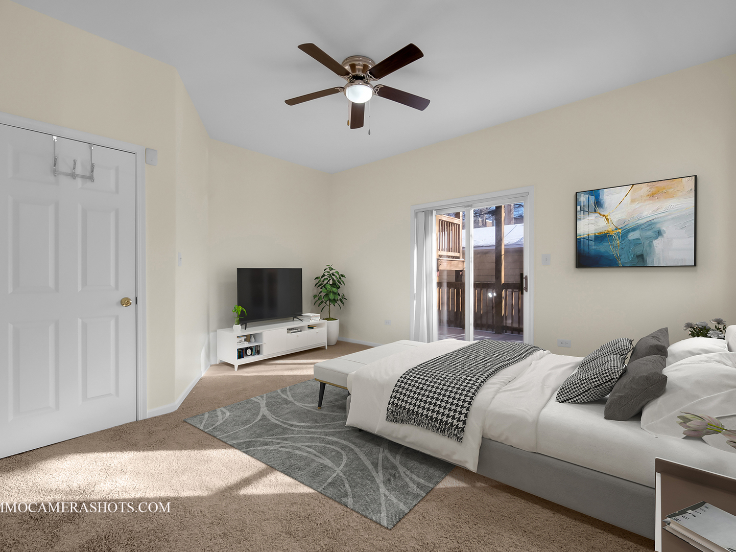 4743 S Langley Avenue Unit: 1S