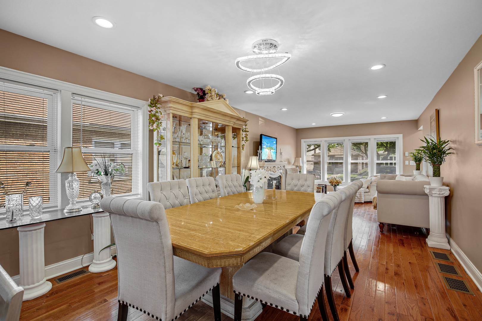 11840 S Artesian Avenue