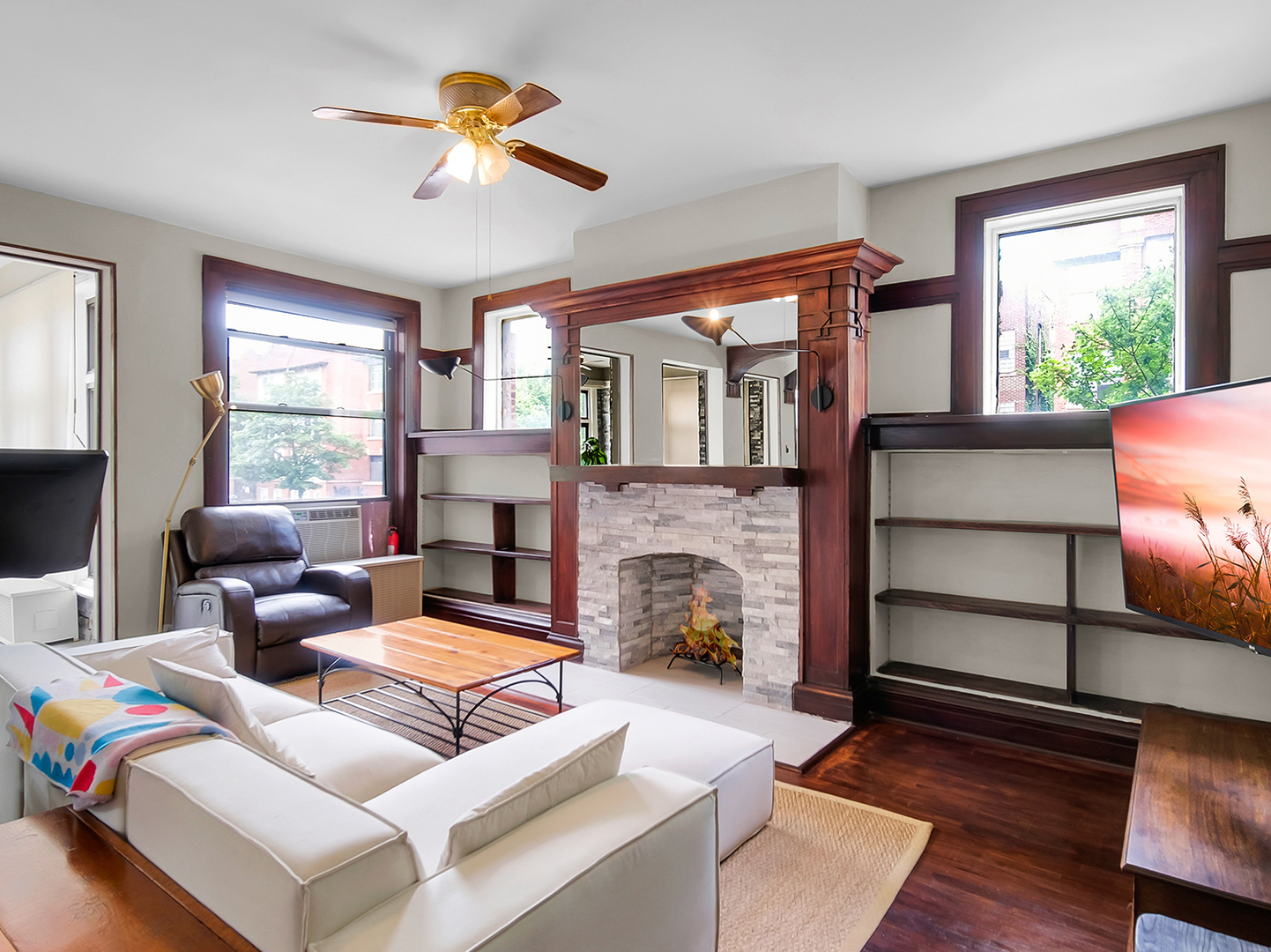 855 E DREXEL Square Unit: 1B