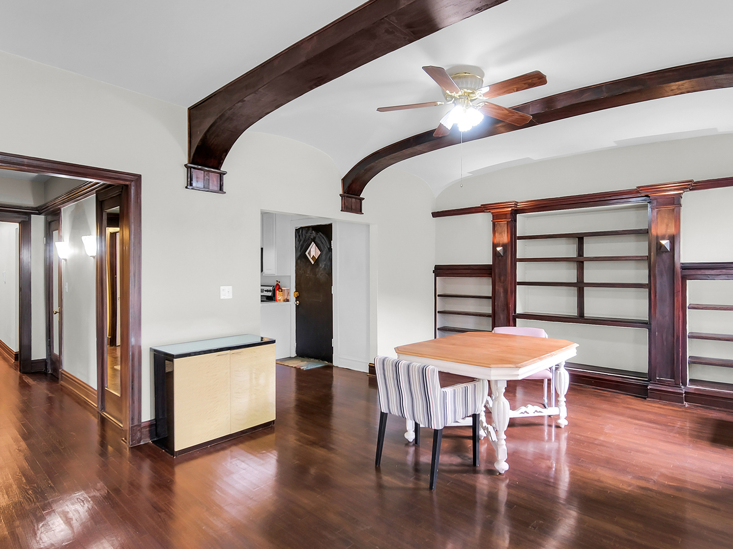 855 E DREXEL Square Unit: 1B