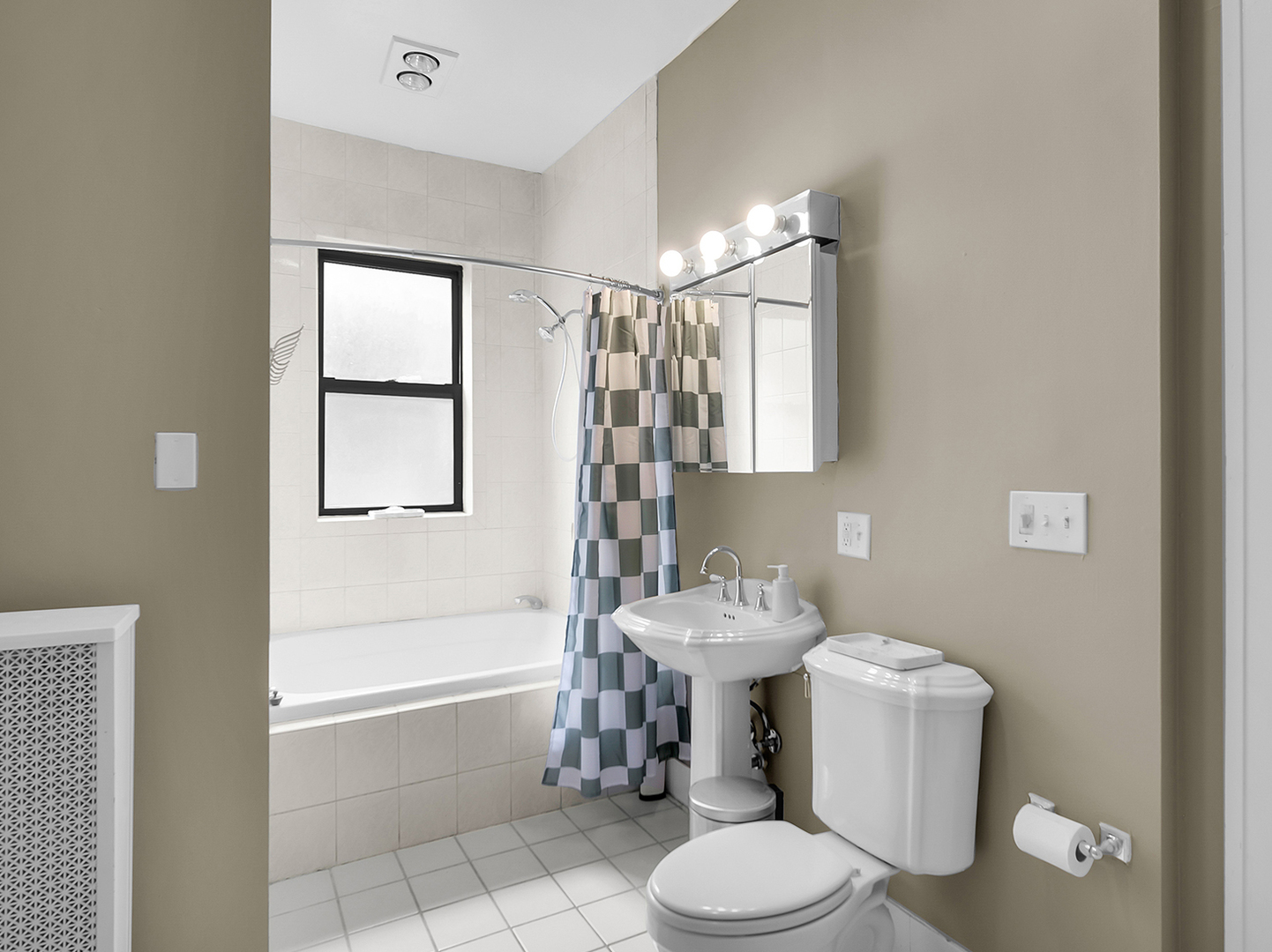 855 E DREXEL Square Unit: 1B