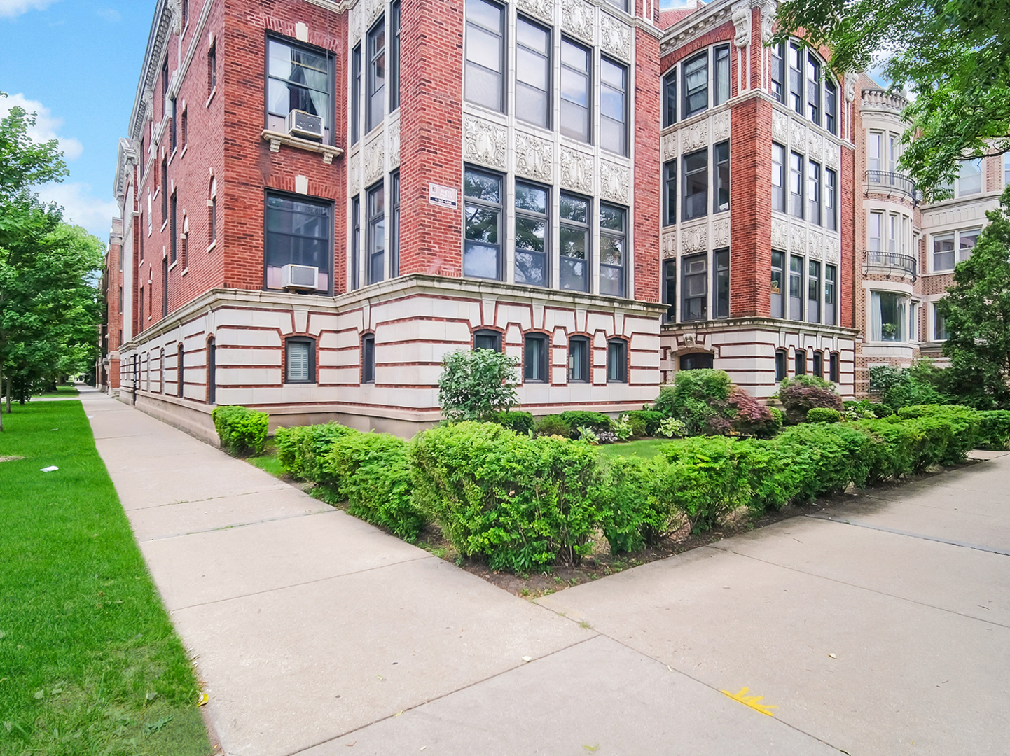 855 E DREXEL Square Unit: 1B