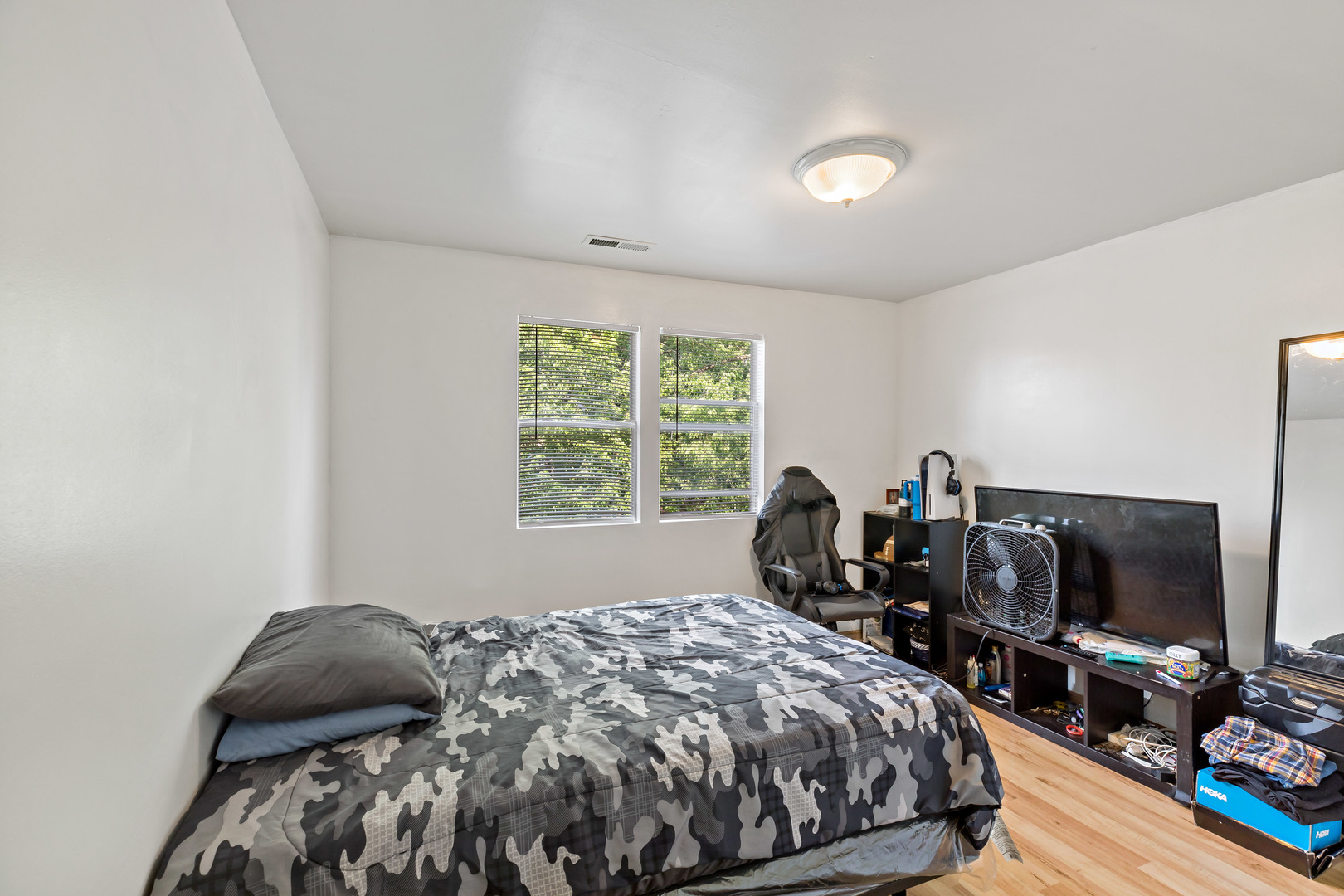 8122 S Kingston Avenue