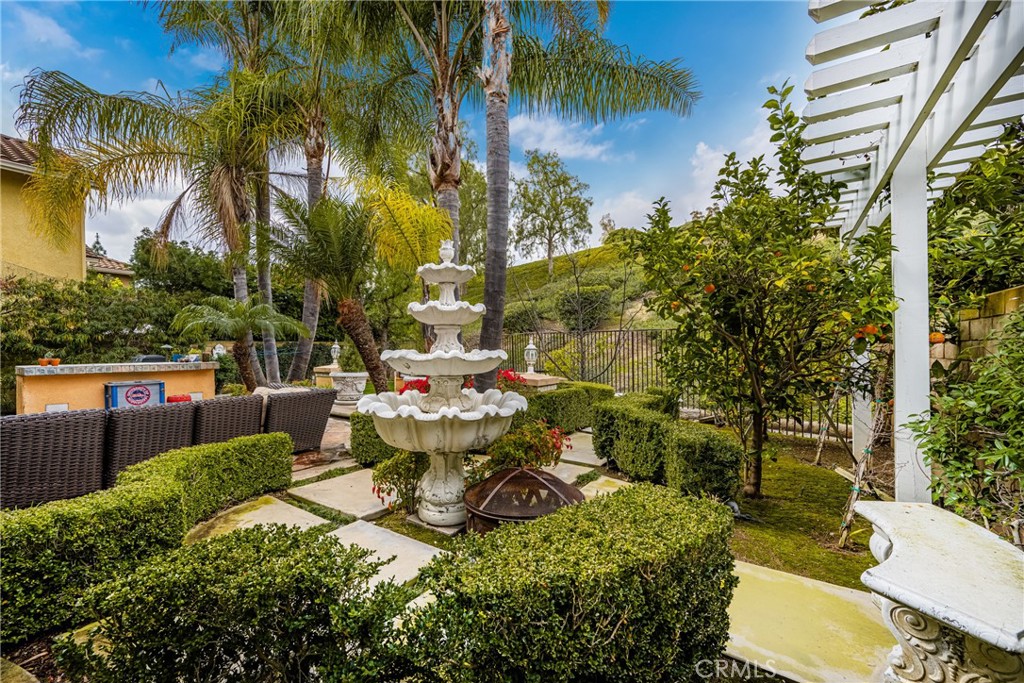 10930 PHILLIPS Street