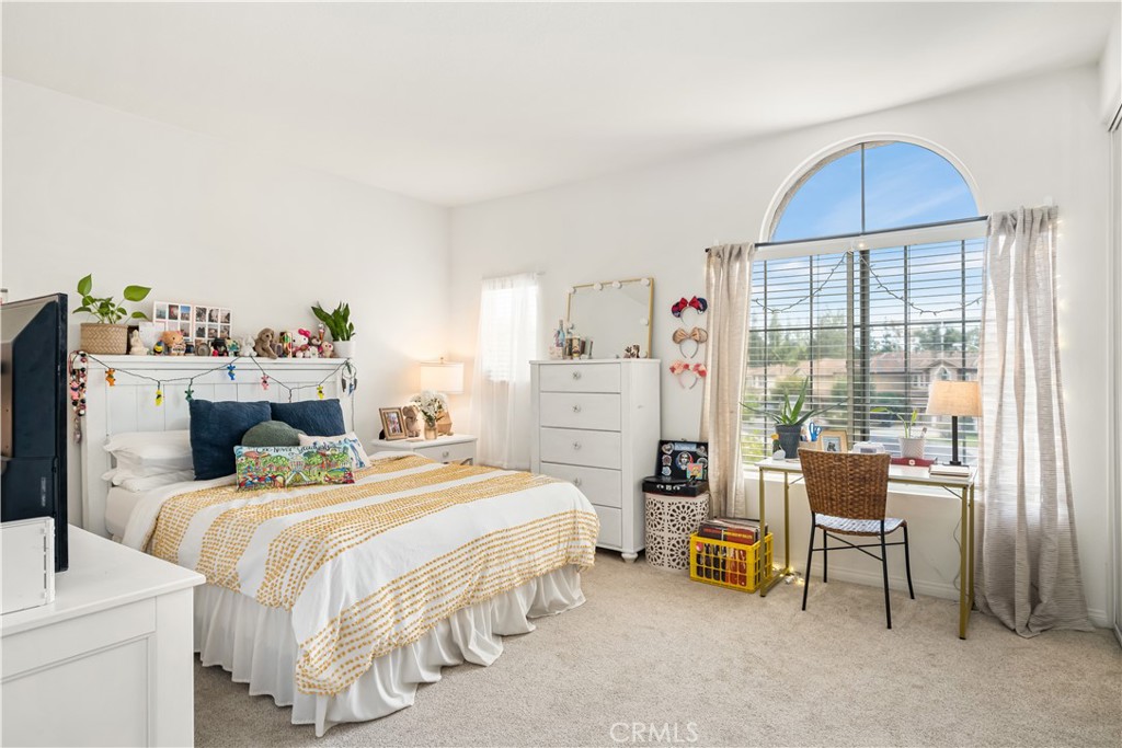 10930 PHILLIPS Street