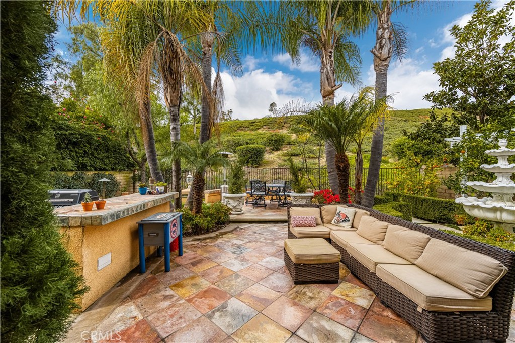 10930 PHILLIPS Street