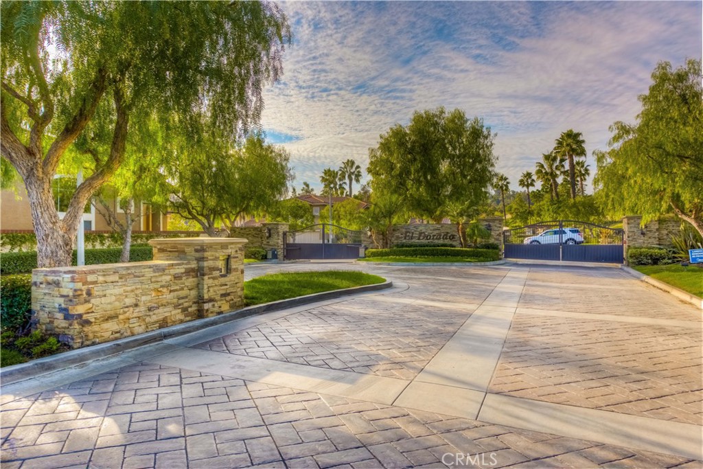 10930 PHILLIPS Street