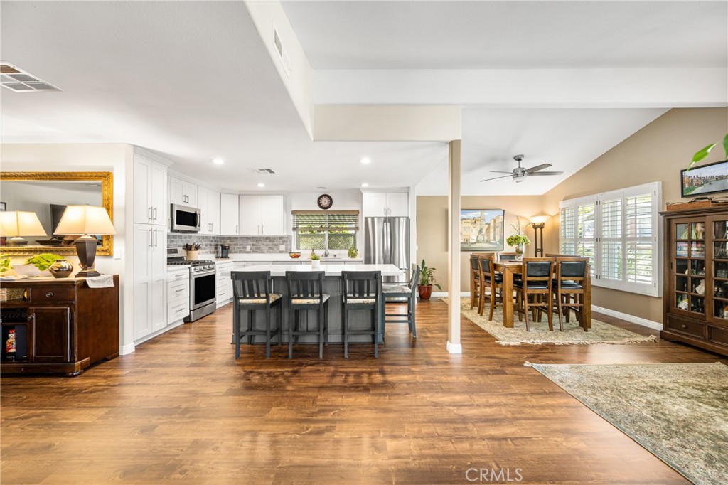 5200 Irvine Boulevard 48