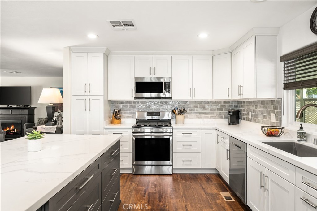 5200 Irvine Boulevard 48