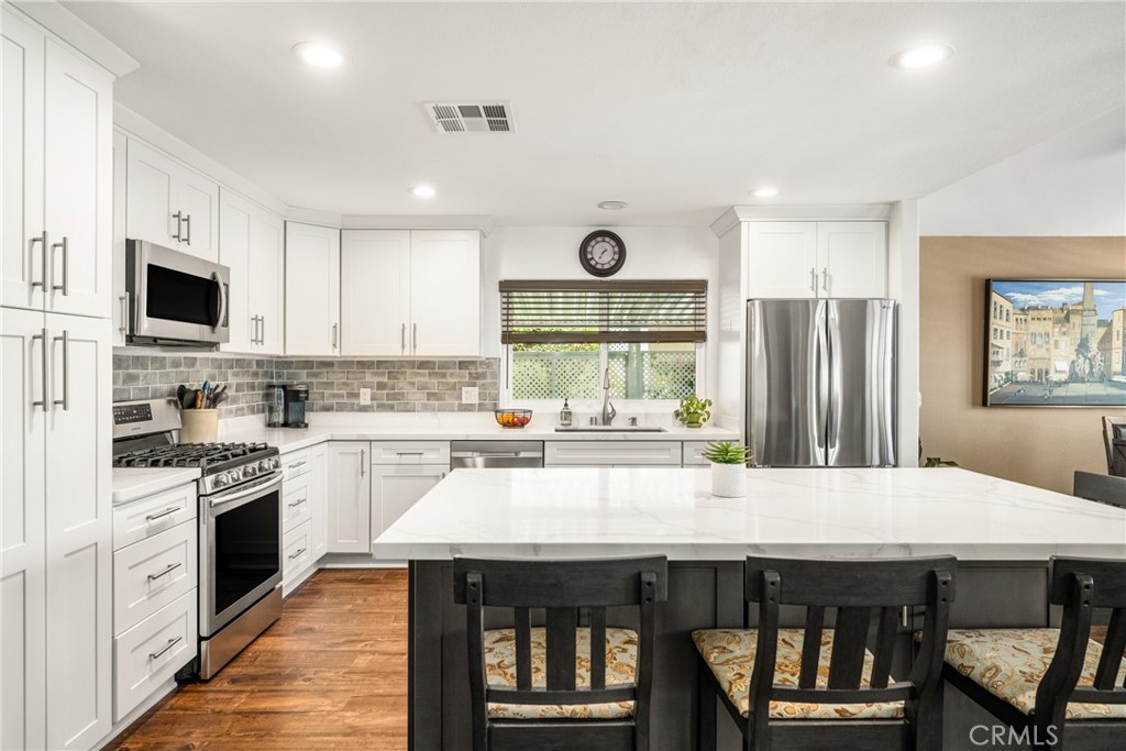 5200 Irvine Boulevard 48