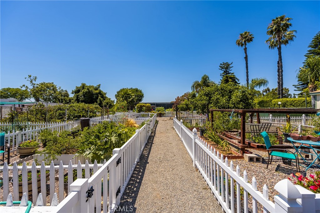 5200 Irvine Boulevard 48