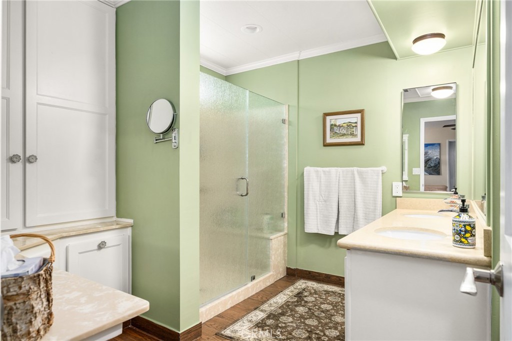 5200 Irvine Boulevard 48