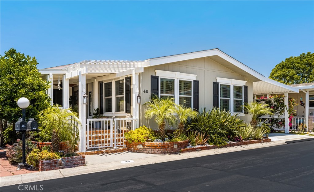 5200 Irvine Boulevard 48