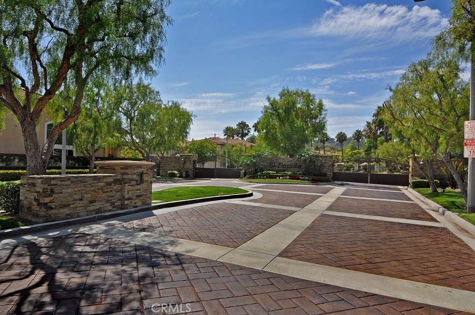 10880 OSTERMAN Avenue