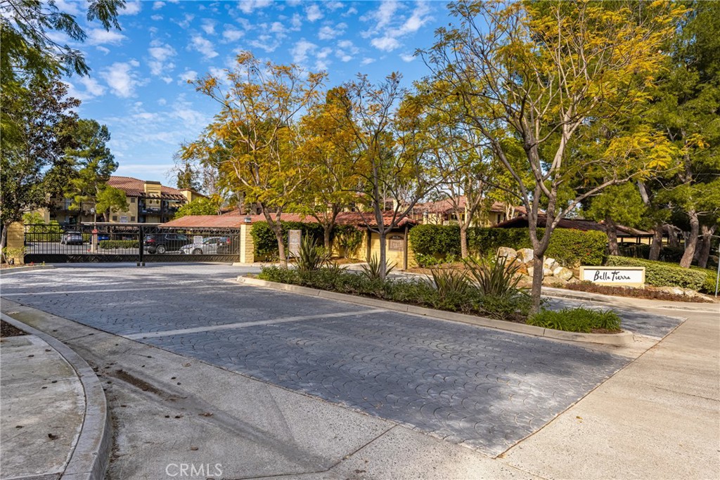 25521 Indian Hill Lane A