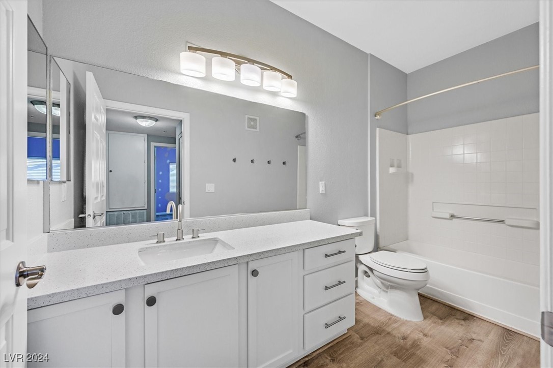 2291 West Horizon Ridge Parkway 5229