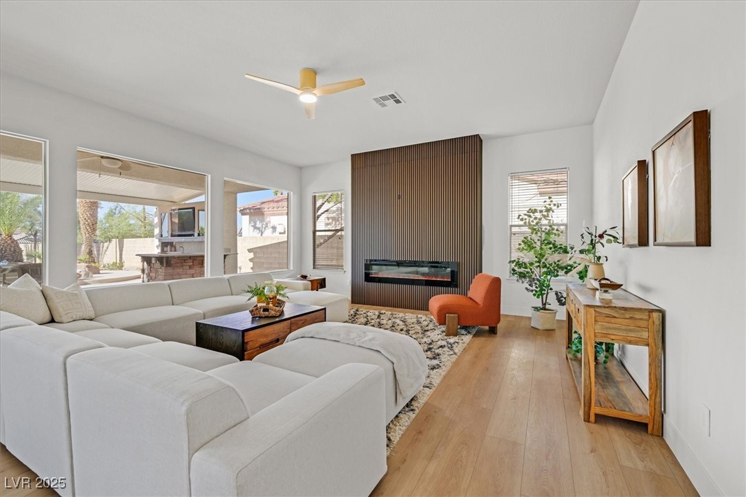 328 Hedgehope Drive