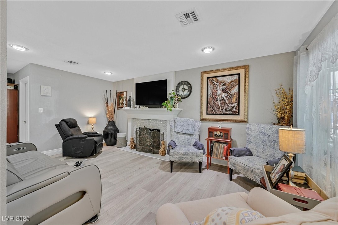 3085 Greenbriar Drive